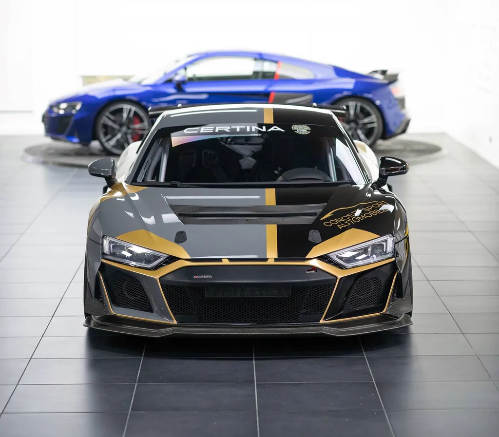 TOTAL COVERING sur AUDI R8 GT4 à Grenoble