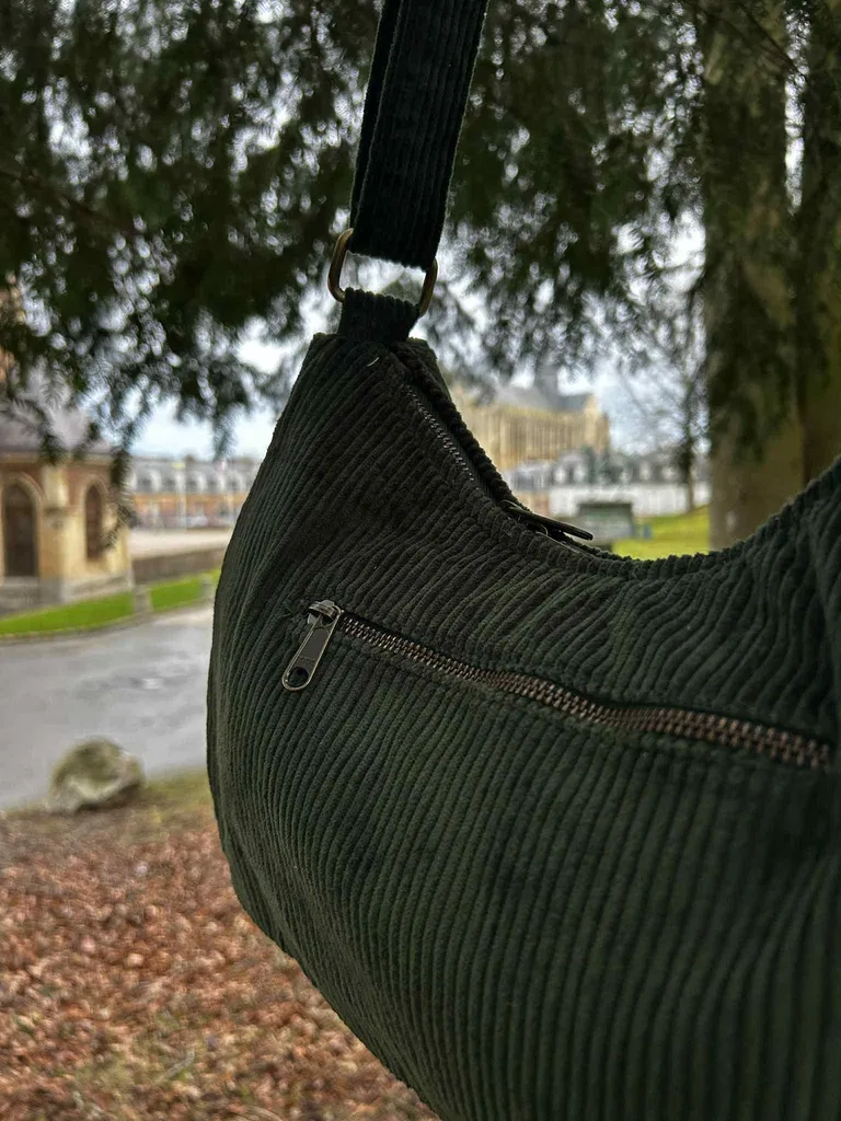 Sac Hindbag Rosa en velours sapin disponible chez Evasion Eu