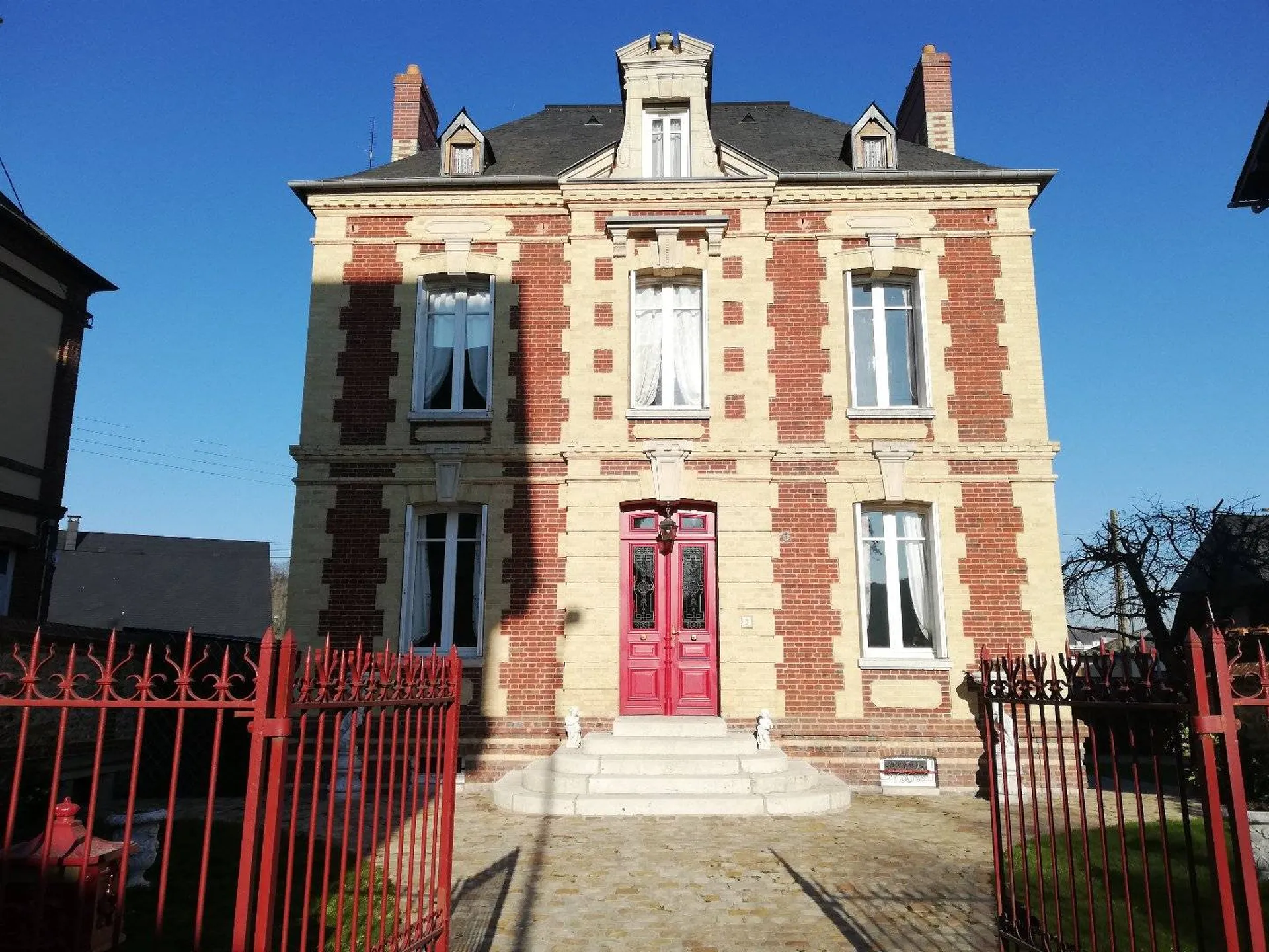 A acheter Maison de Maître du XIXème siècle à pied des commerces et écoles Eure 27
