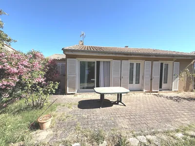 Vente - Roquefort la Bédoule villa de Type 4 située dans un quartier calme proche du centre du village