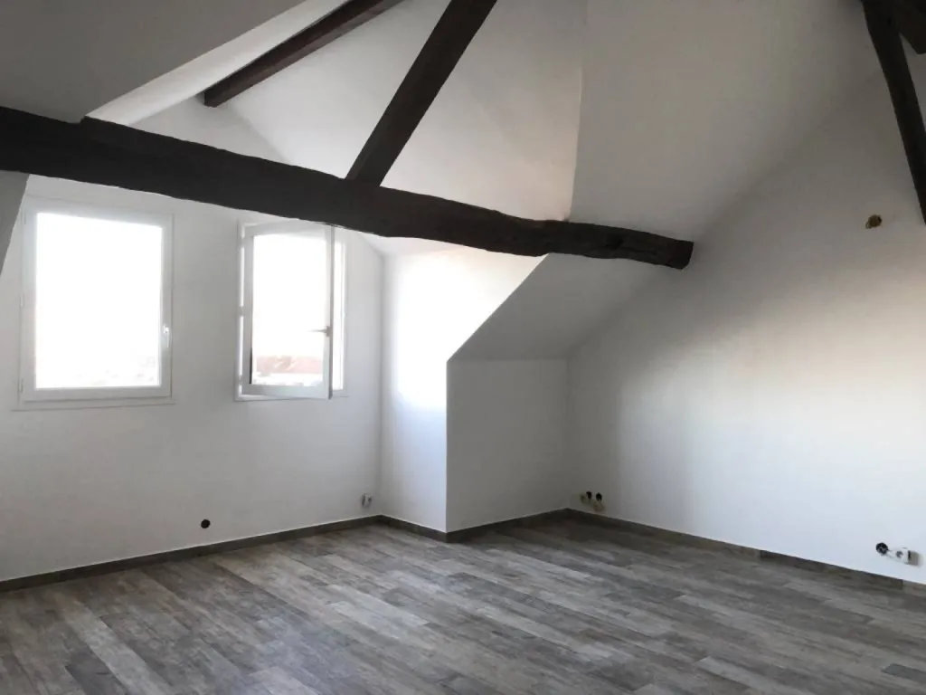 Temoignage client Helix Immobilier: Une fois de plus nous avons fait confiance à madame Helix et à son équipe pour la location d’un appartement