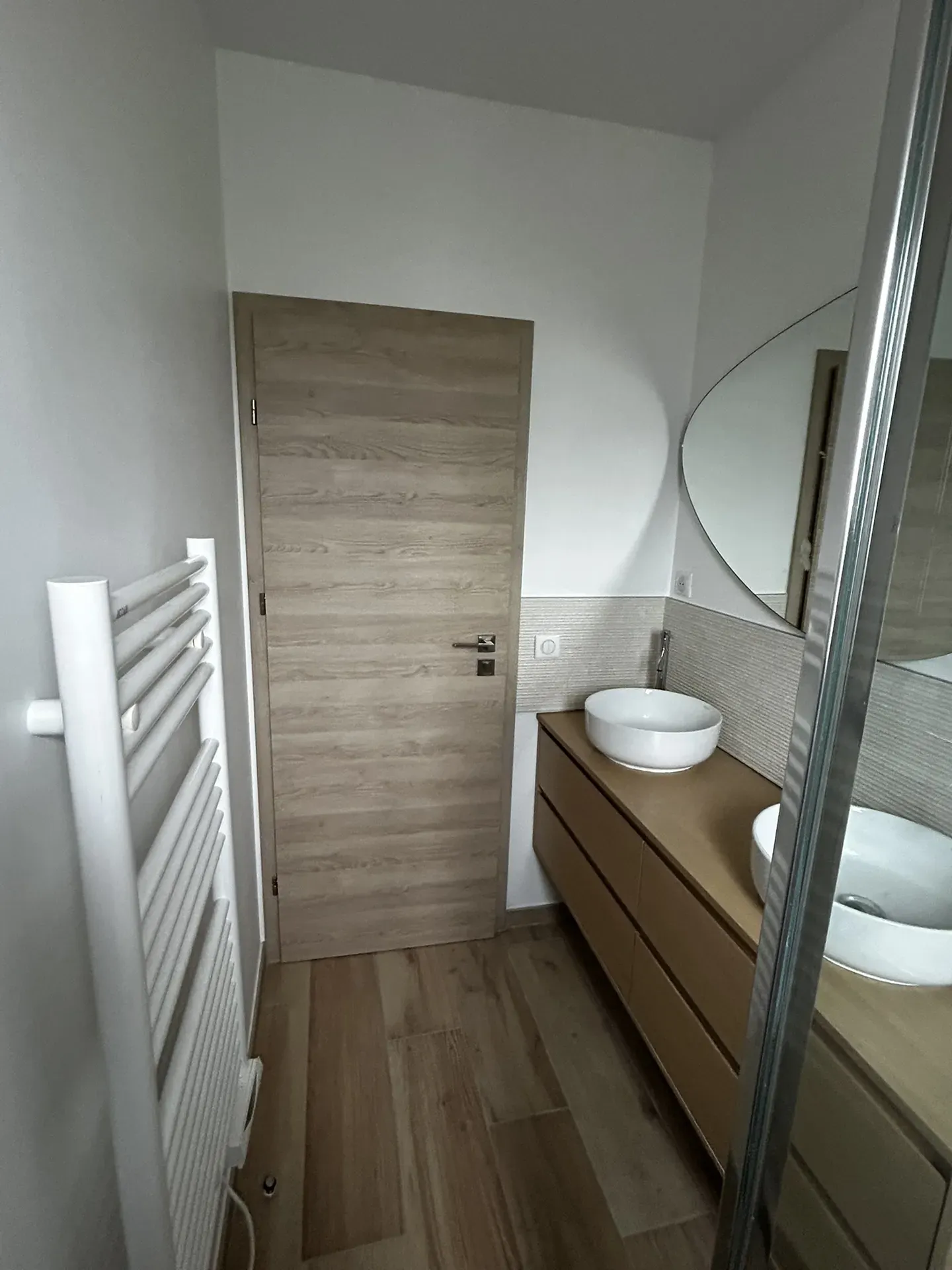 Rénovation complète de salle de bain après sinistre dans le Beaujolais avec équipements modernes