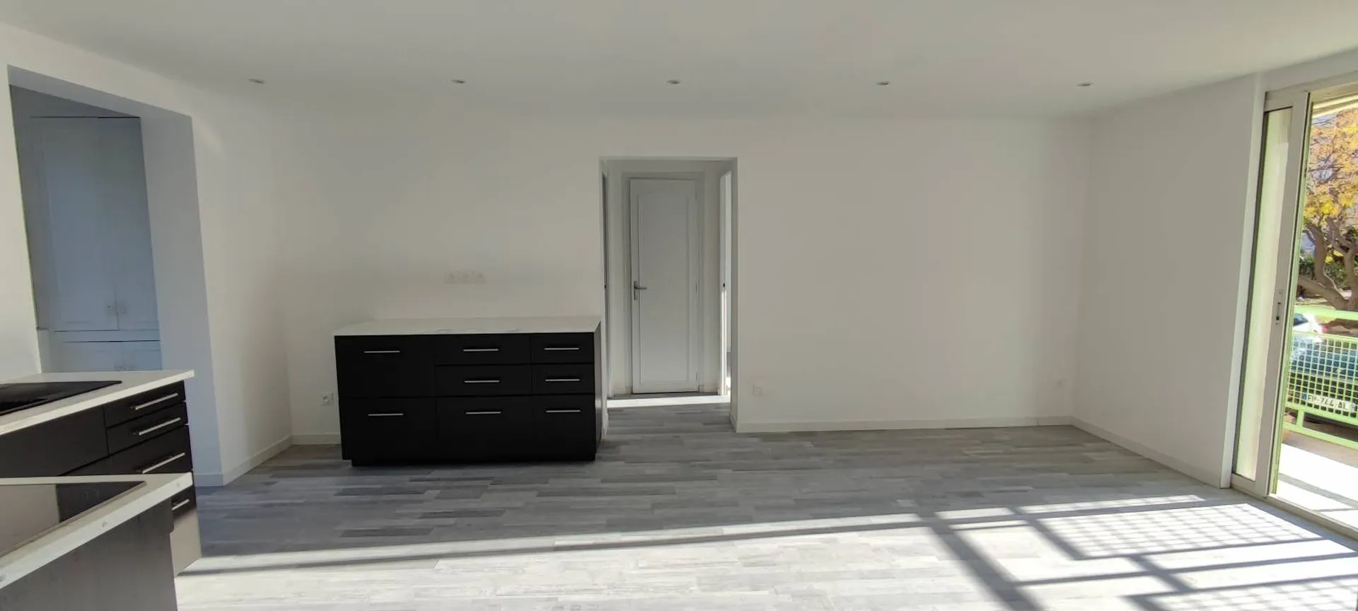 Appartement T3 Cassis  dans résidence sécurisée avec parking et balcon vue Cap Canaille