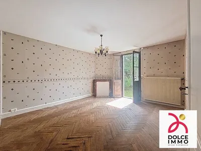 Garage fermé, maison avec dépendance, espace de rangement, projet d’extension, immobilier à Bordeaux, maison avec garage, DOLCE IMMO, investissement à rénover, quartier prisé, potentiel de valorisation