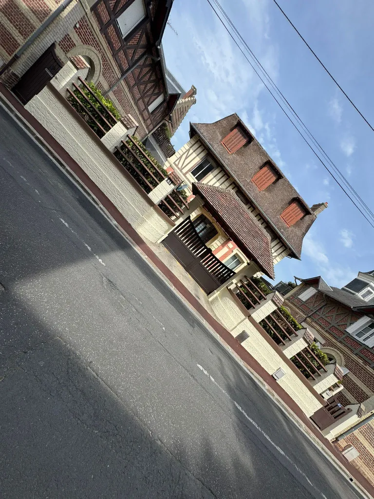 Rafraîchissement d'un muret clôture en ravalement peinture D3 entre Merville-Franceville et Honfleur