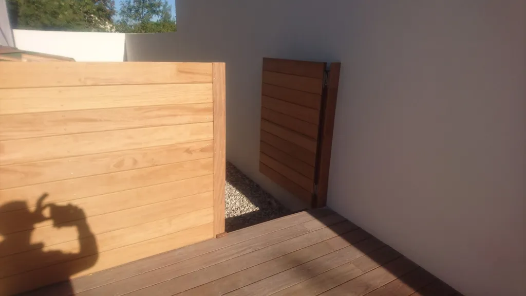 Portillon en bois exotique