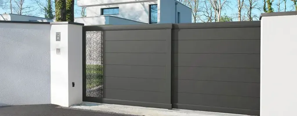 Installation de portail Coulissant Télescopique en Corse