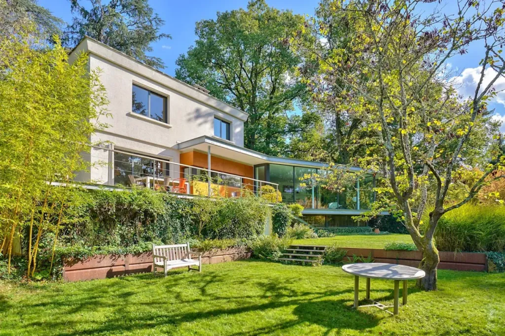 Mettre en valeur un bien immobilier pour la location saisonnière : choisissez la qualité d'un shooting professionnel !