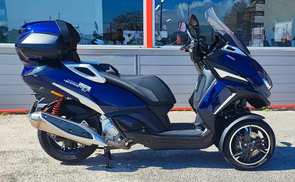 SCOOTER OCCASION PEUGEOT METROPOLIS 400 SW DU 04/2022 AVEC 650 KM.