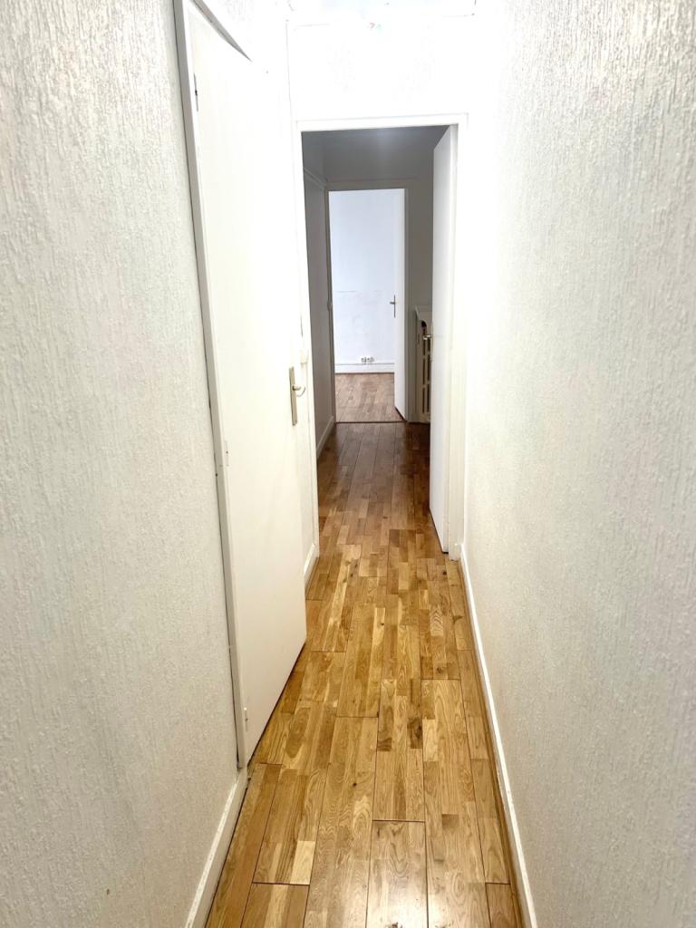 Appartement T3 en rez-de-chaussée (habitation ou professionnel) - Paris 15eme