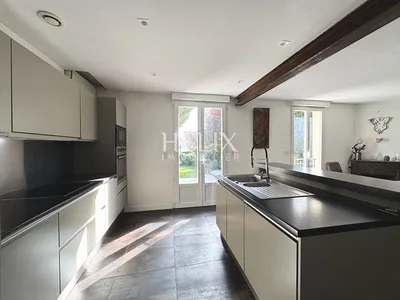 Orgeval, une jolie maison familiale 163,41M² habitable édifiée sur un terrain de 1057 M² à proximité du centre ville, des commerces, un cadre de vie alliant calme et tranquillité.