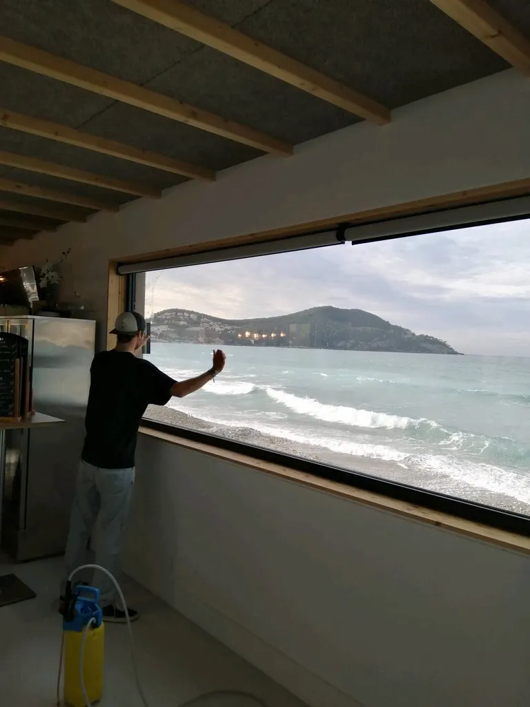 Pose de films solaire thermique Restaurant sur St Cyr sur Mer