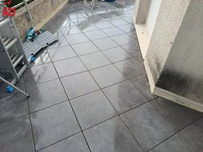 Rénovation d'une étanchéité de terrasse isolée avec dalle sur plots au dernier étage d'un appartement sur Marseille