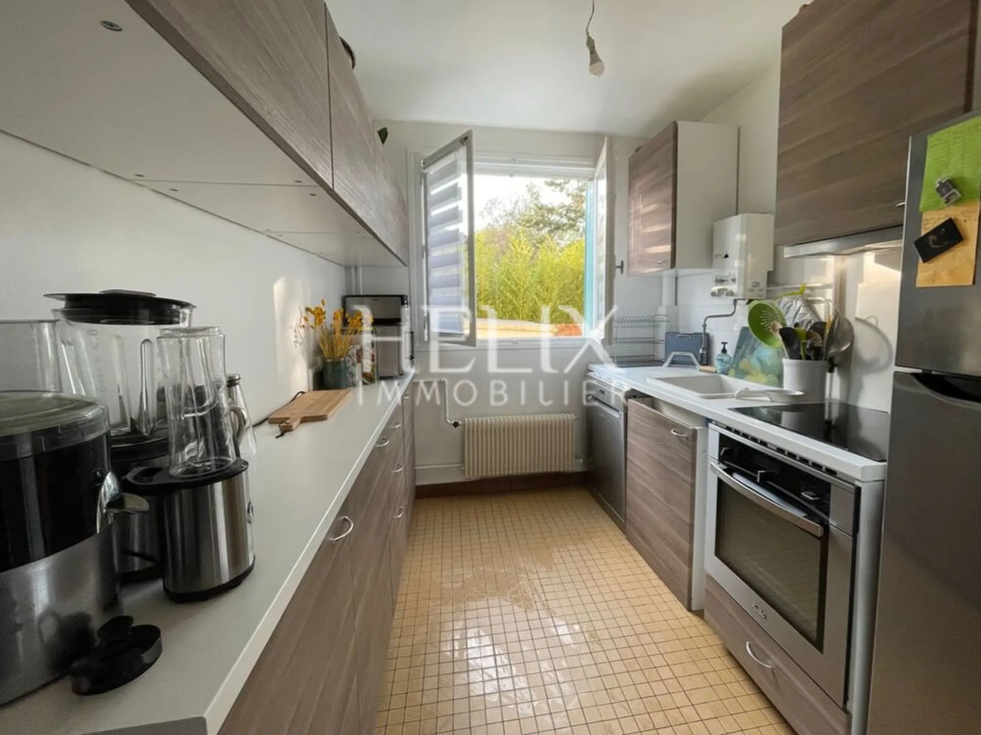 Dans un environnement paisible, au coeur de la nature, proche de toutes les commodités, 