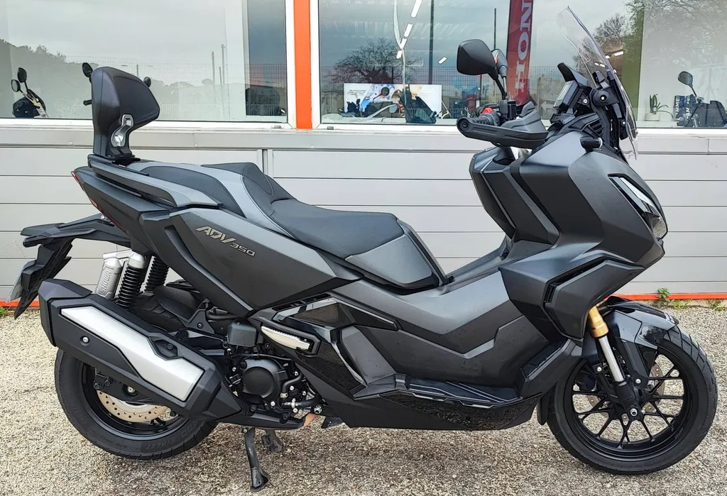 HONDA ADV 350 DU 04/2024 AVEC 9200 KM.