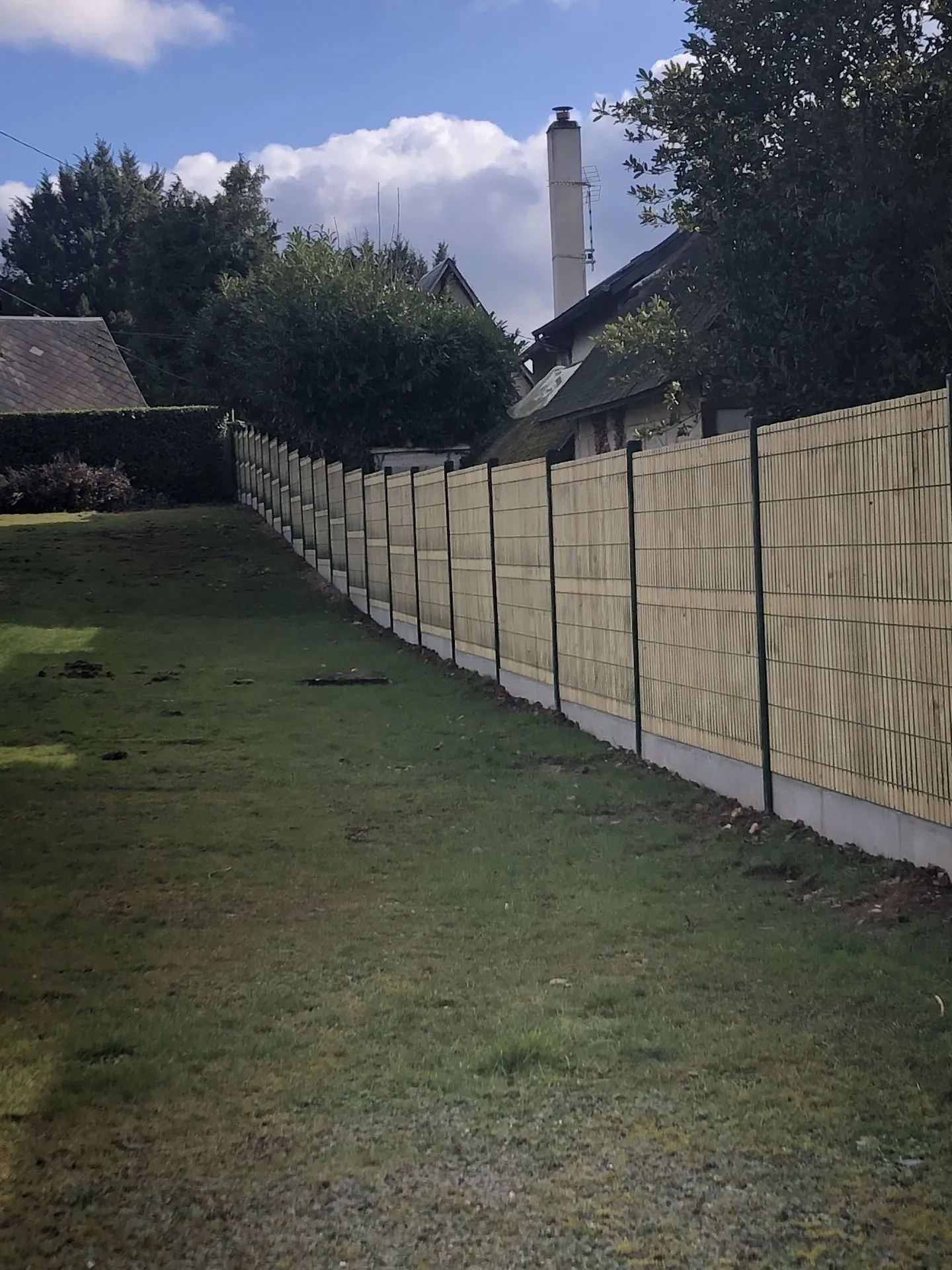 Installation de clôture rigide avec occultation Bois à Fontaine la mallet 76