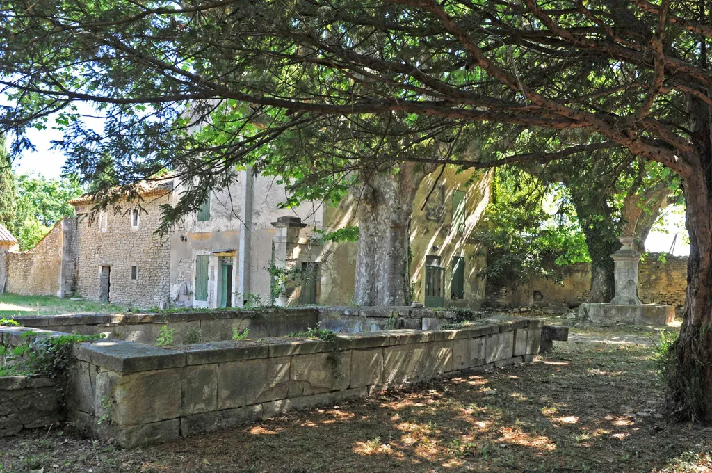 Bastide à rénover Saint Rémy de Provence by ROSIER