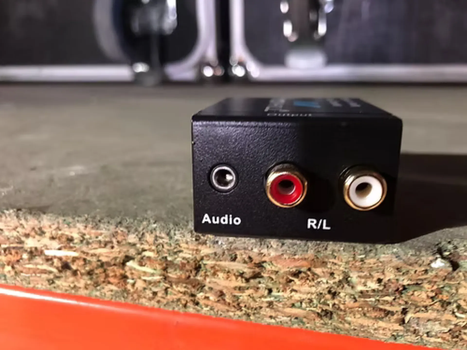 CONVERTISSEUR AUDIO NUMERIQUE OPTIQUE-COAX