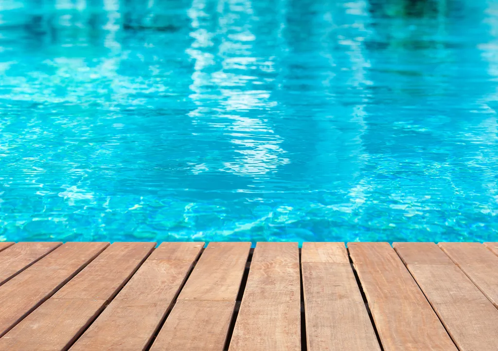 Vente, installation et rénovation de piscines béton, hors sol et bois dans le 04 et le 83