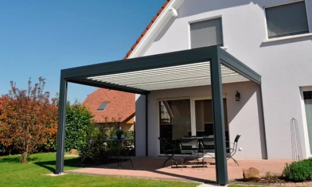PERGOLA A LAMES EN ALUMINIUM ORIENTABLE à AUBAGNE 