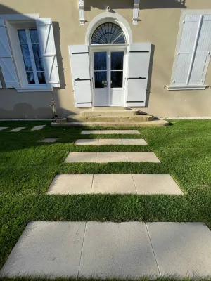 Création d'un nouveau cheminement en pierre à Villeneuve-lès-Avignon