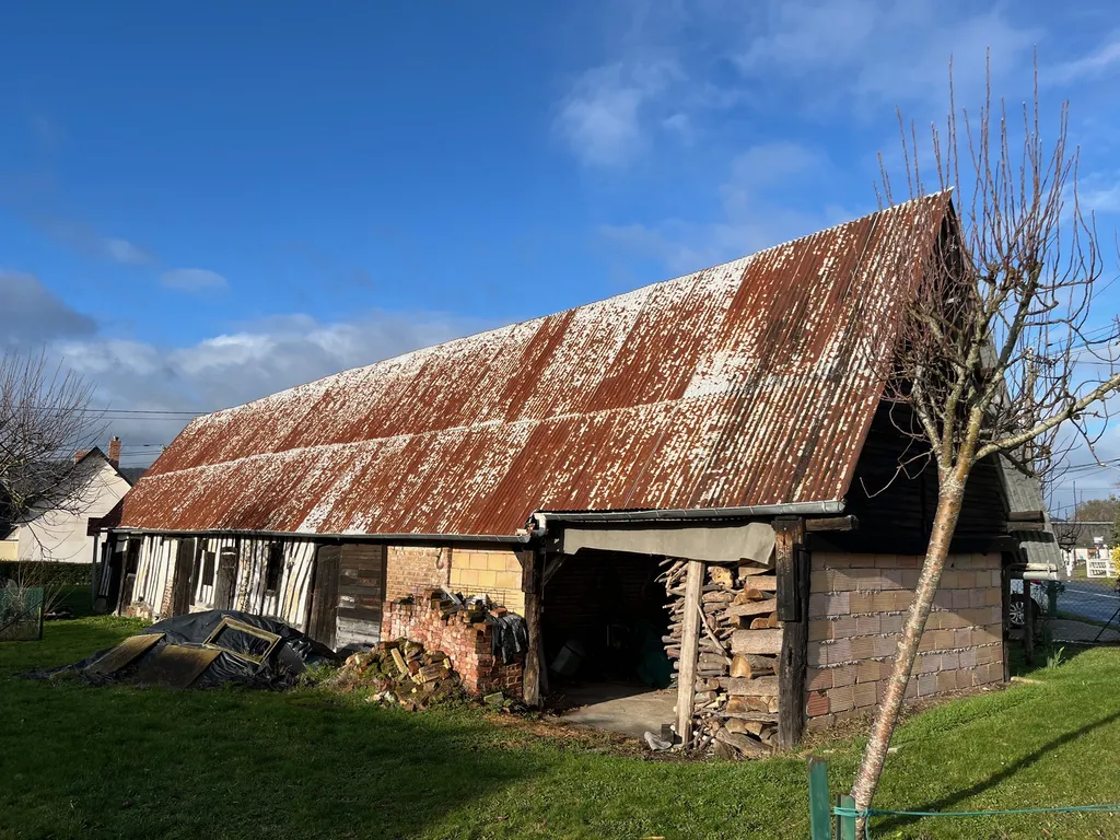 A vendre : bâtiment en colombages et briques à rénover sur la commune de Jumièges - Secteur recherché