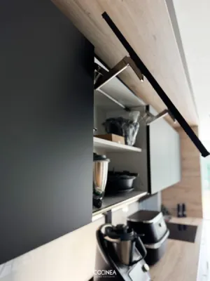 Conception et installation cuisine ARMONY noire avec sanitaire FRANKE à Saint-Clar-de-rivière