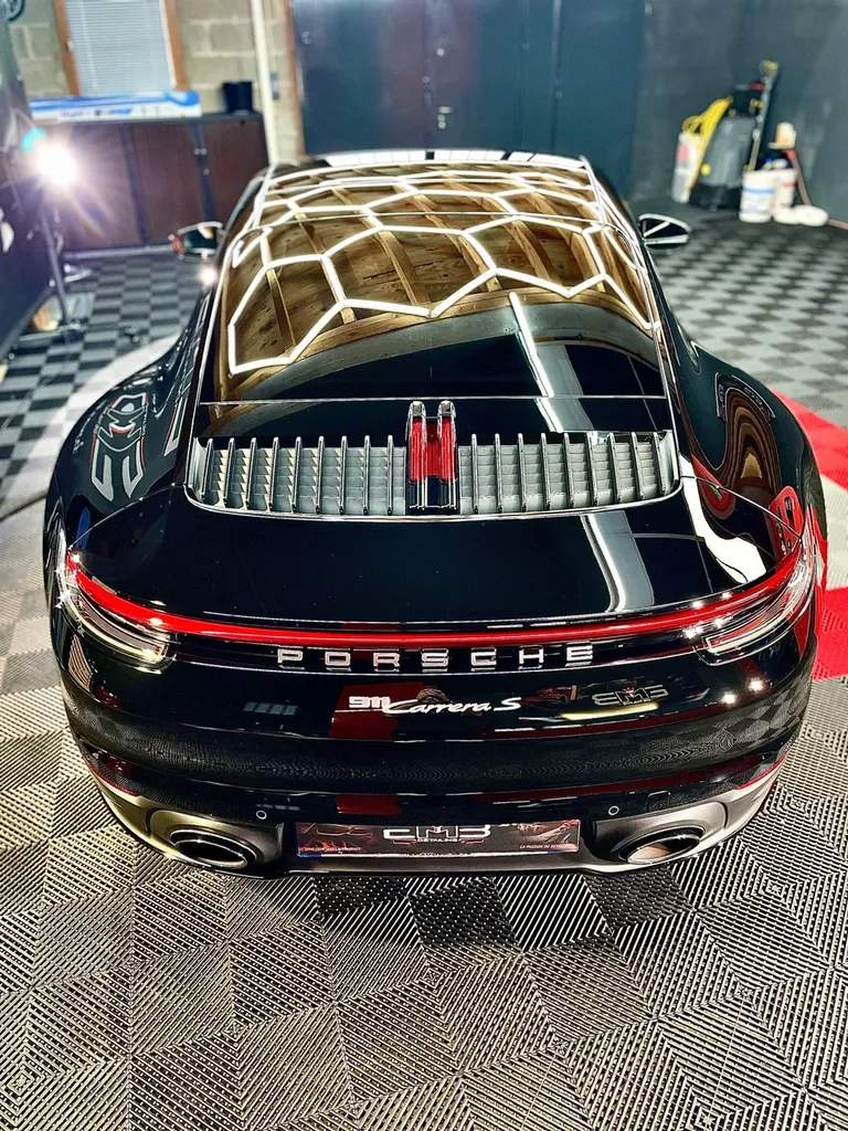 Detailing auto Lyon Porsche 992 traitement céramique / PPF / protection carrosserie 