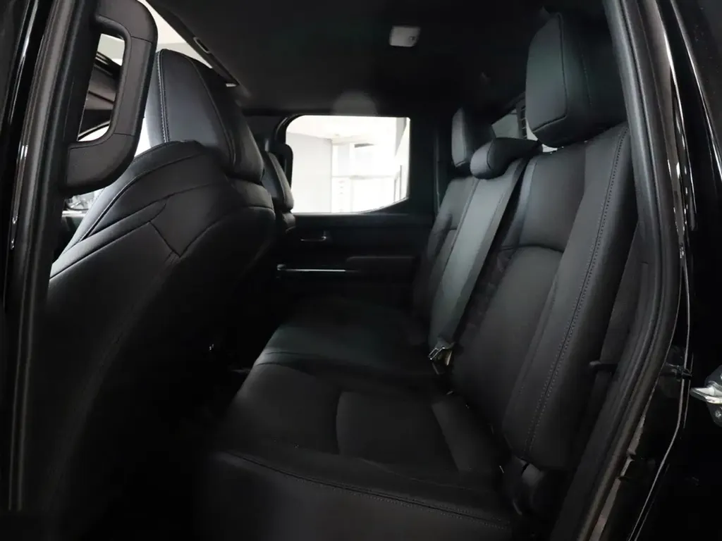 Banquette arrière du Toyota Tacoma TRD Off Road Premium 2026 importé du Canada
