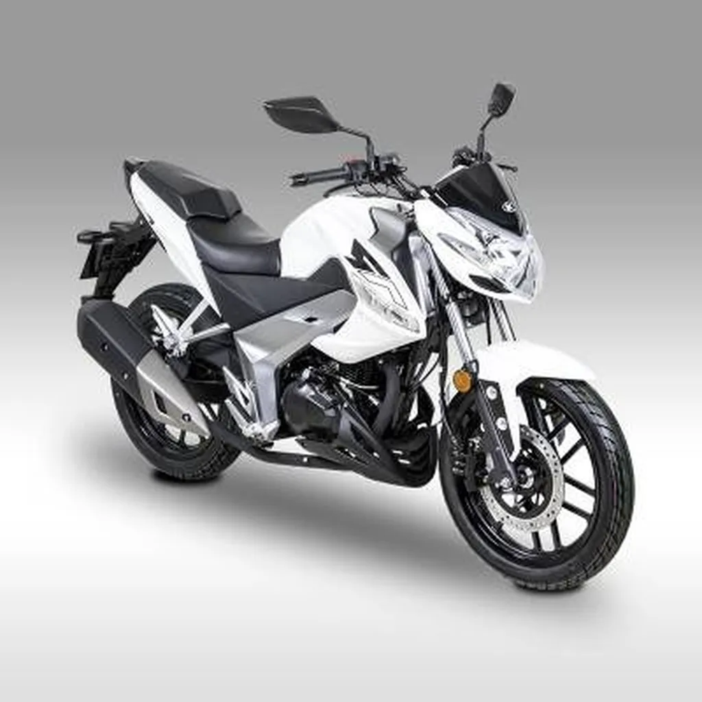 Moto KYMCO VISAR 125 : (blanc)