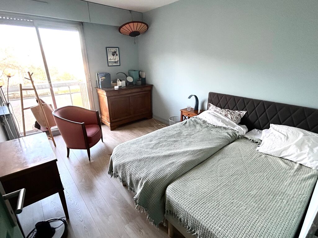 Bel appartement T4 avec parking, Bordeaux Barrière du Médoc