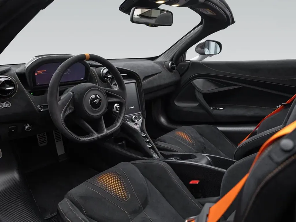 mclaren-765lt-spider-interieur-alcantara-carbone-bordeaux-nice-lyon