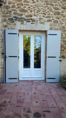 Installation de porte fenêtres en rénovation à Vaison