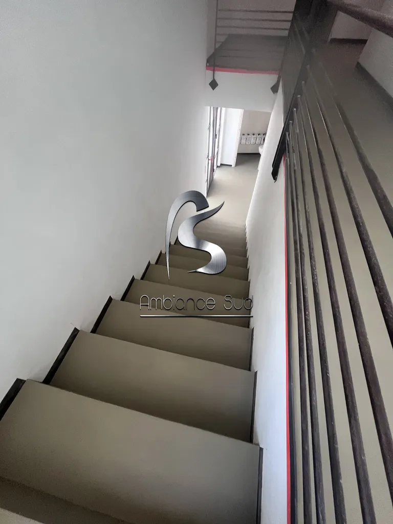 Rénovation d’un escalier en béton ciré taloché à Sanary près de Bandol