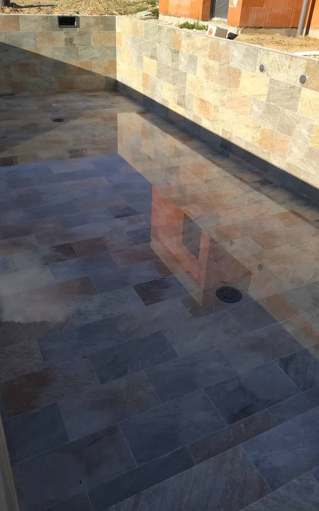 carrelage grès céame imitation pierre de Bali nuancé sur Ambarès et Lagrave