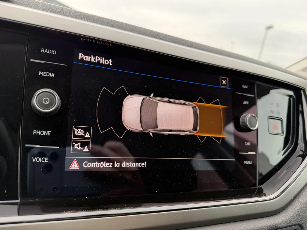 Achat Volkswagen Polo occasion Le Havre : moteur Diesel 95 ch, finition Business, révisée chez Caudebec Automobiles Normandie