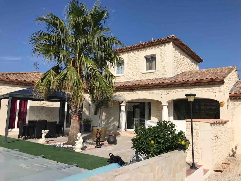 Décoration d’une façade en imitation Pierre à Pomérols entre Sète et Agde