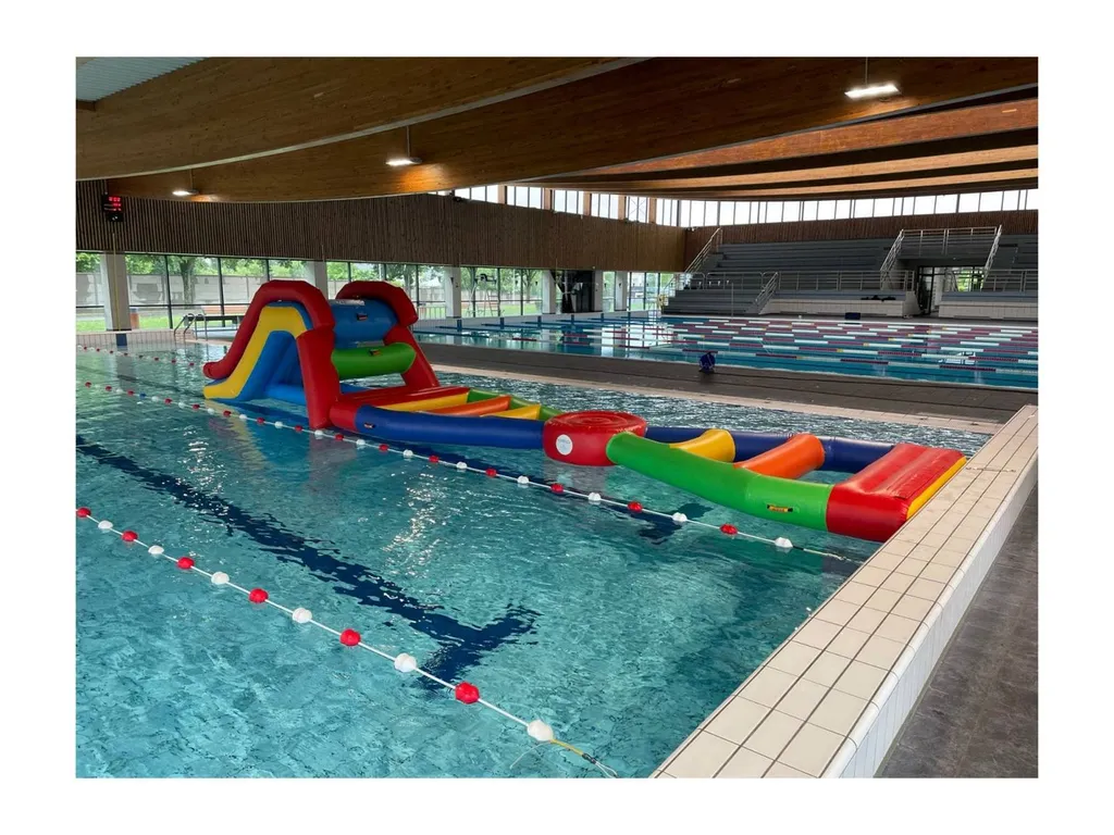Location d'un parcours flottant pour piscine à Lyon