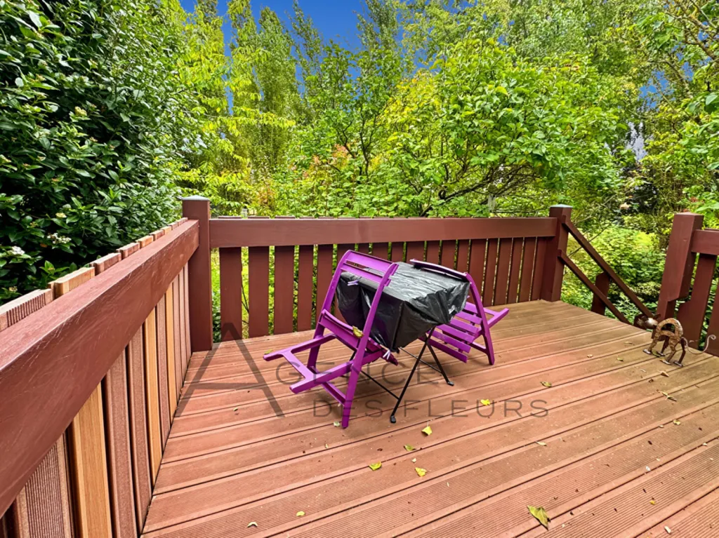A vendre, maison familiale de 159 m2 sur un terrain de 1509 m2 située à Saint-Pierre-des-Fleurs