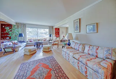 Appartement Le Vésinet 4 pièces avec un grand balcon dans une résidence de Standing