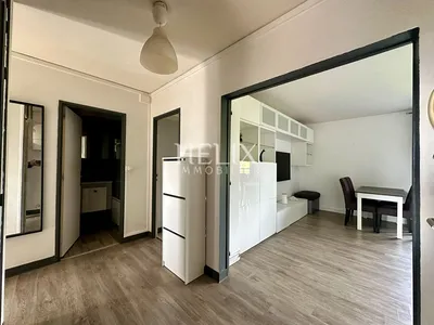 Sous compromis à Plaisir pour cet appartement de 3 pièces avec 2 chambres au dernier dernier étage de la résidence Petit Bontemps