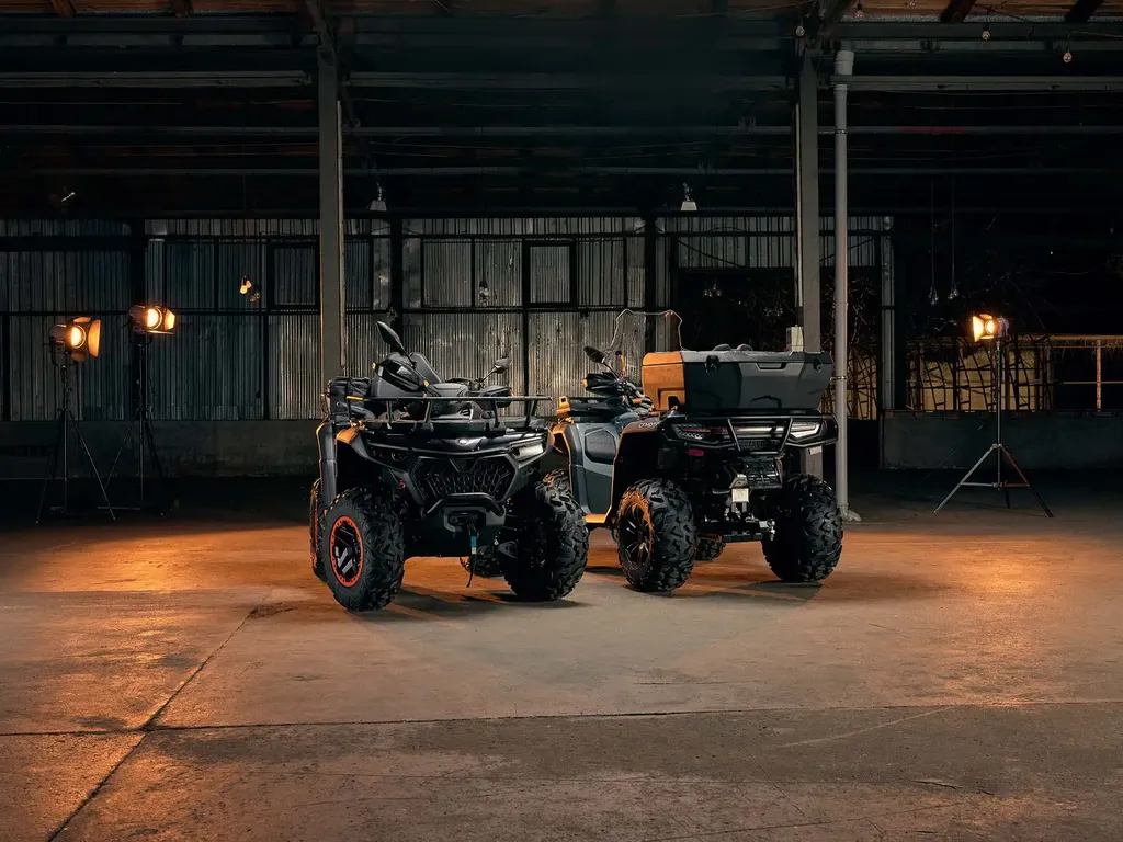 Quad agricole CFMOTO CFORCE 1000 Black Line bicylindre 963 cc de 85 chevaux avec direction assistée EPS pour professionnels et passionnés près de Saint-Étienne dans la Loire