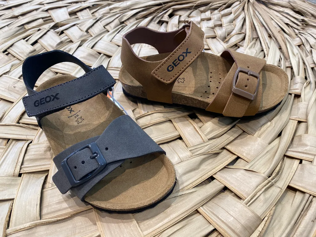 Les chaussures ouvertes de la marque GEOX..... à LIBOURNE!!