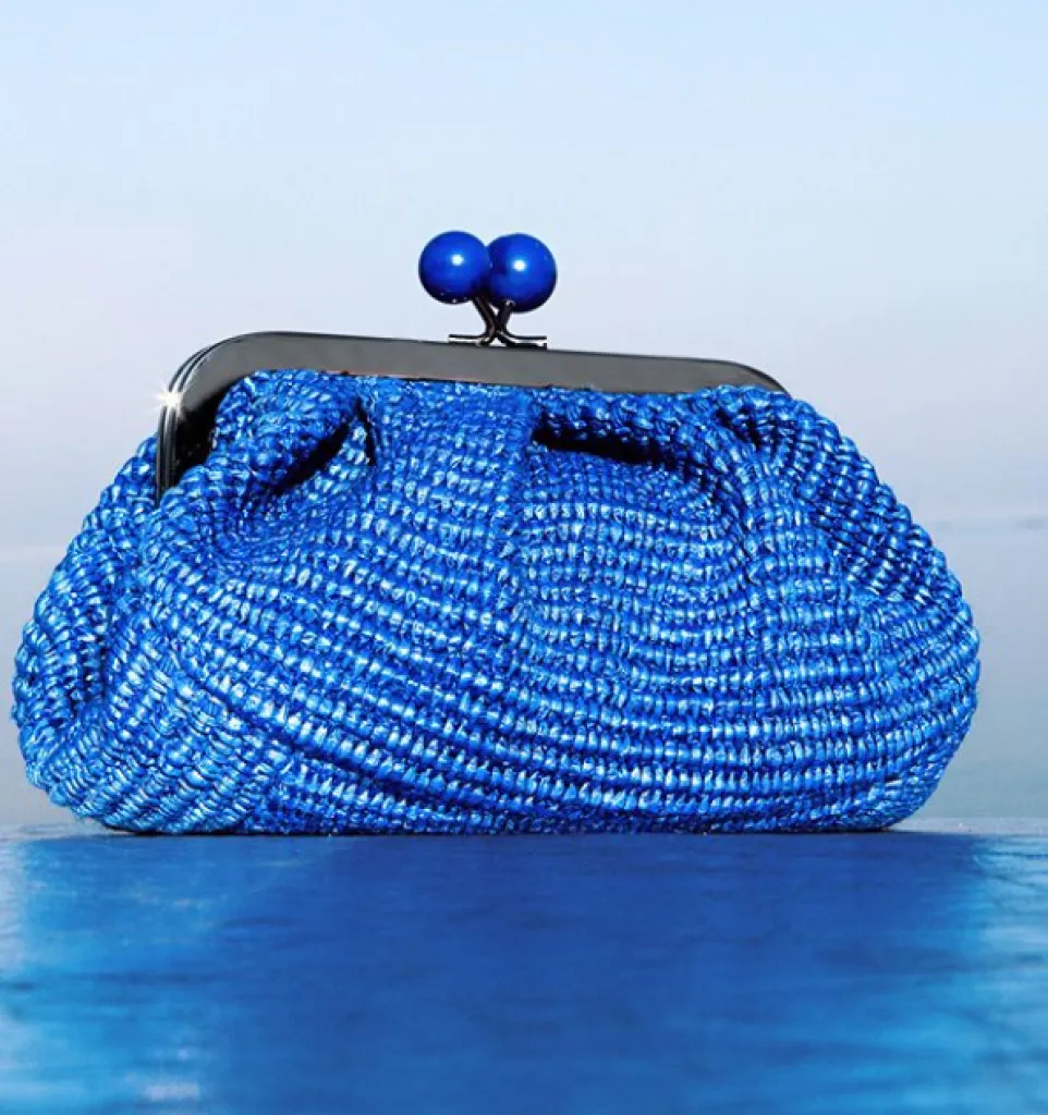 Sacha aime le sac Pasticcino de chez WeekEnd MaxMara le cadeau idéal aux multiples couleurs dont on ne se lasse pas.