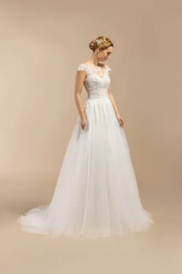 robe de mariée trapèze florale à Marseille