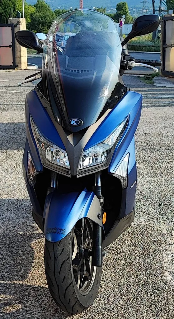KYMCO X-TOWN CITY 125 du 02/2021 avec 15200 km.