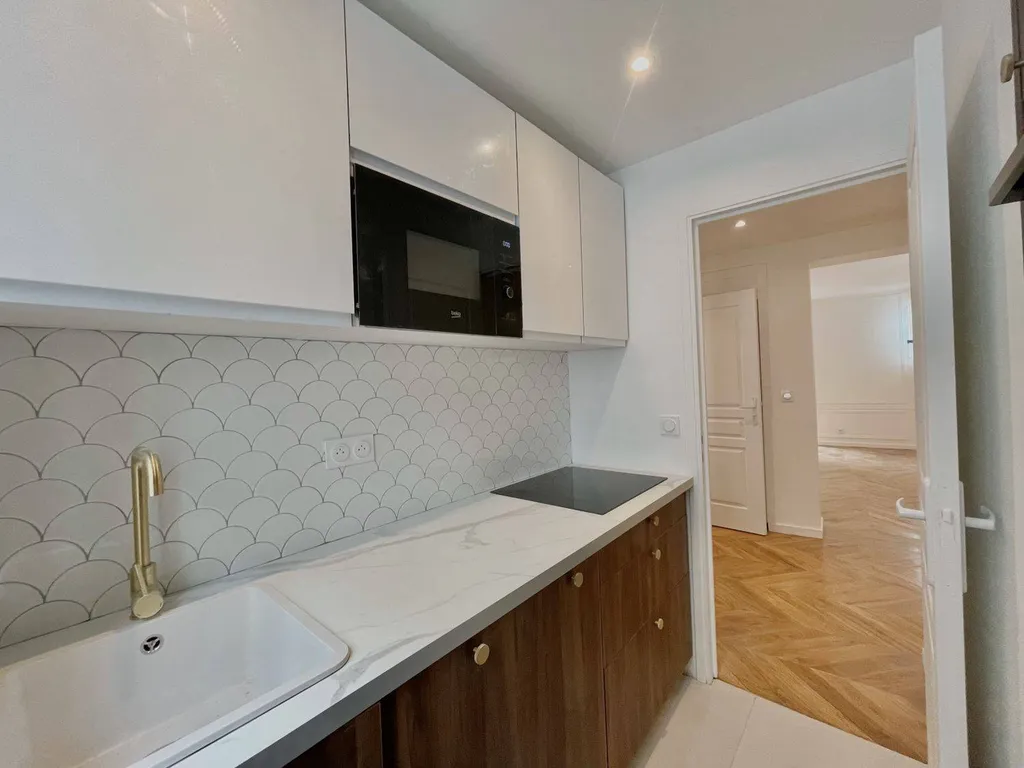 3 Pièces entièrement rénové - Monceau / Courcelles 75008