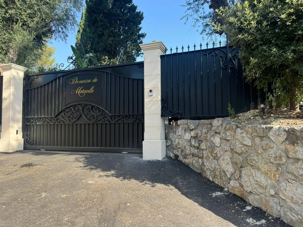 ferronnier pour portail sur mesure cannes