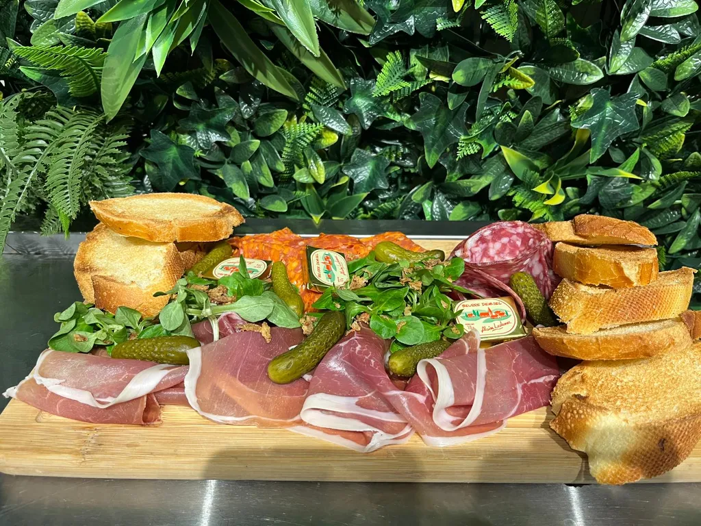 L'alternative parfaite aux burgers - planche de charcuterie 