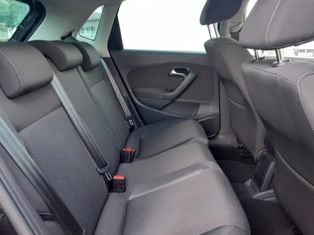 VOLKSWAGEN POLO OCCASION 1.4 FSI TEAM 85 CH A PLAISANCE DU TOUCH PRES DE TOULOUSE